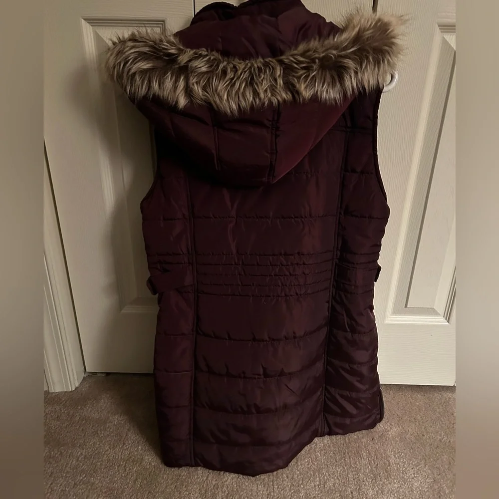 NWOT. Maurice's sleeveless vest with removable hood. - Picture 6 of 10